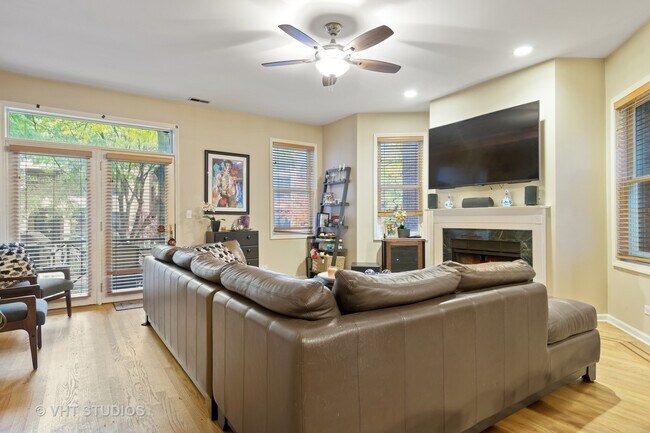 Foto del edificio - 4108 N Kenmore Ave