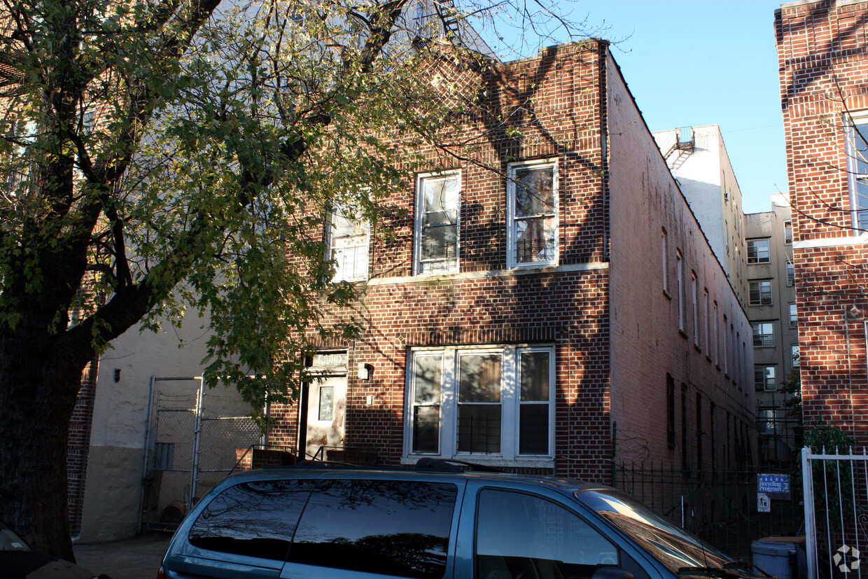 Primary Photo - 1011 Longfellow Ave