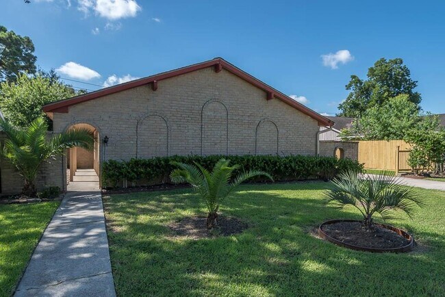 Foto del edificio - 4711 Broken Elm Dr