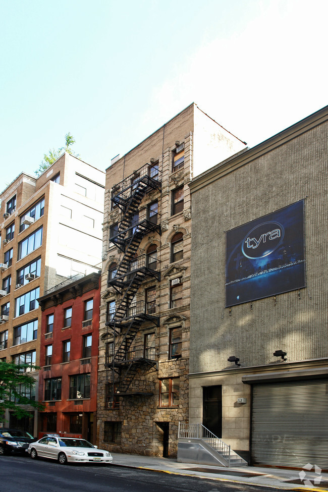 Foto del edificio - 229 W 26th St