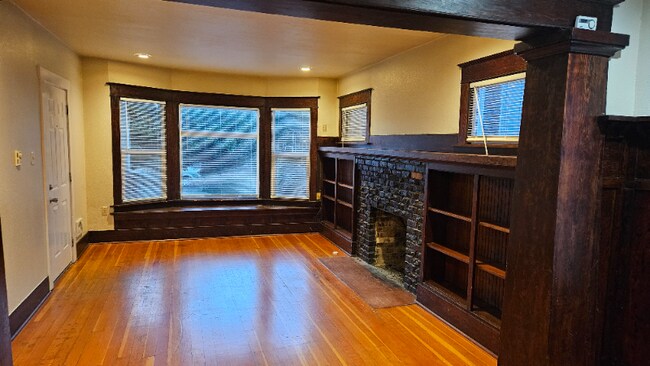 Foto del edificio - 805 S Ainsworth Ave