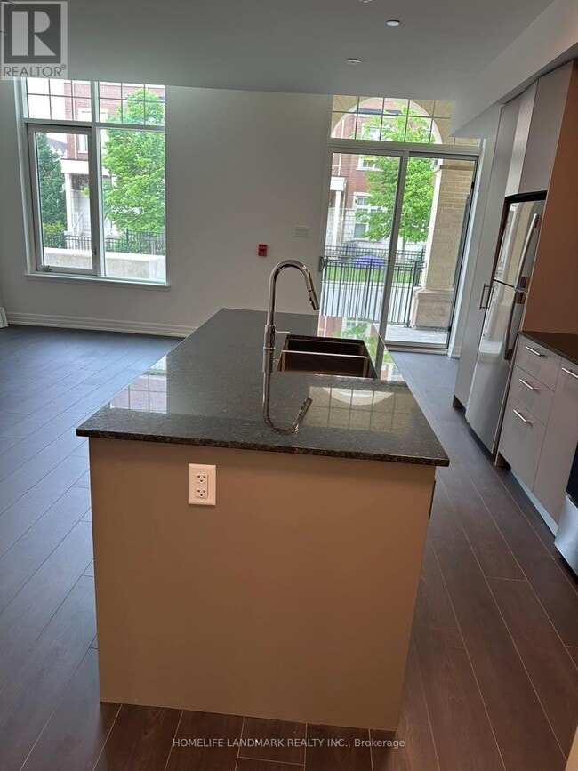 Photo du bâtiment - 101 Cathedral High St