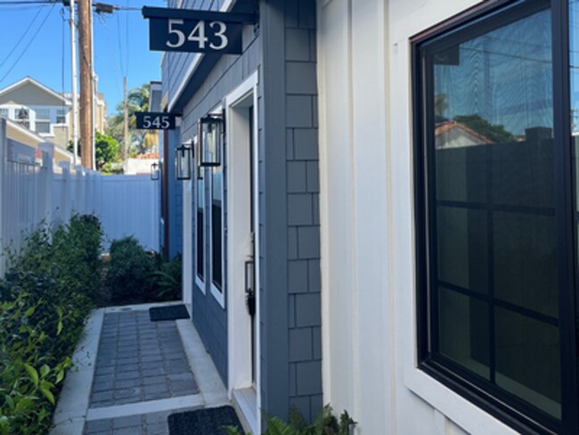 Foto del edificio - 543 Orange Ave