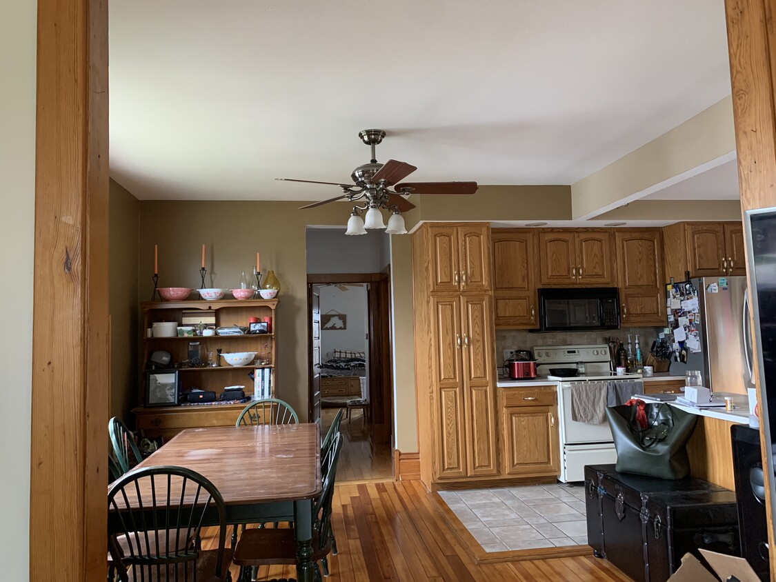 Foto principal - 560 Montgomery Ave
