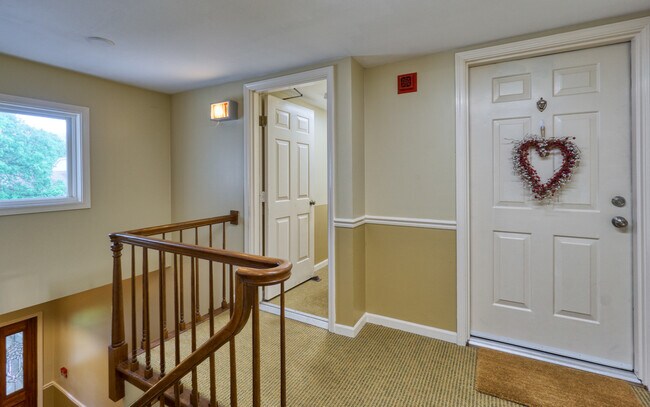 Foto del edificio - 622 Zaininger Ave