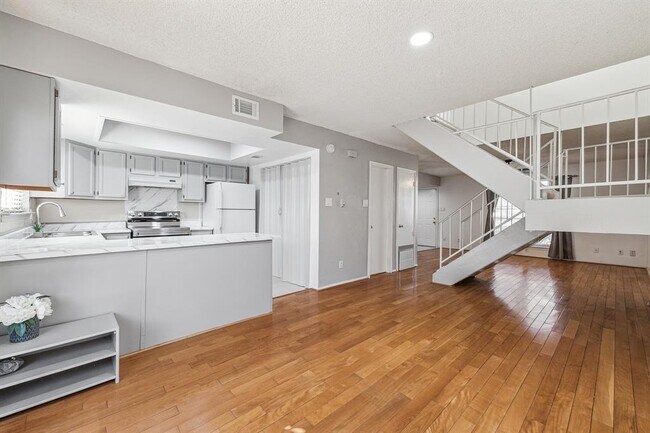 Building Photo - 10454 Hammerly Blvd