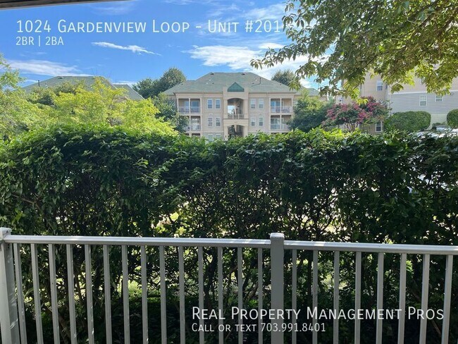 Building Photo - Qualify for a zero deposit? Minutes to I95