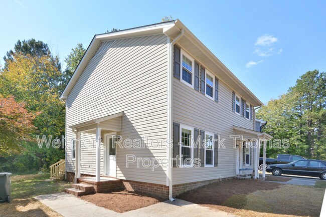 Building Photo - 210 Bridgefield Pl