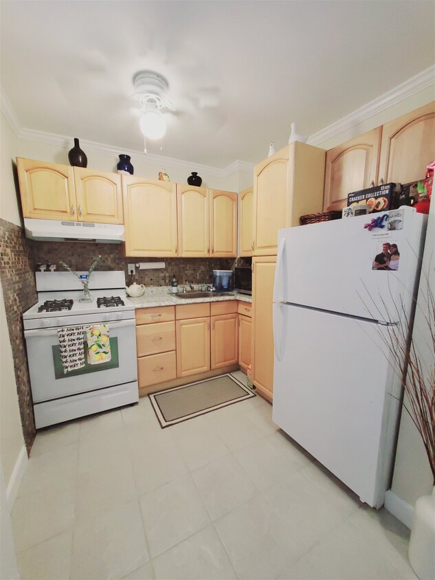 Primary Photo - 700 Summer Street Apt #H, Stamford, CT 069...