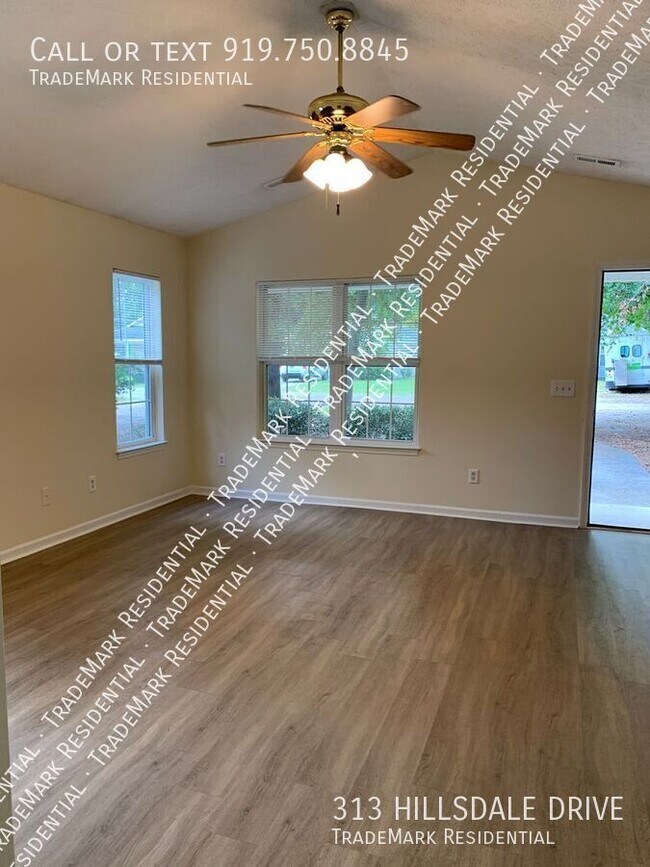 Foto del edificio - 313 Hillsdale Dr
