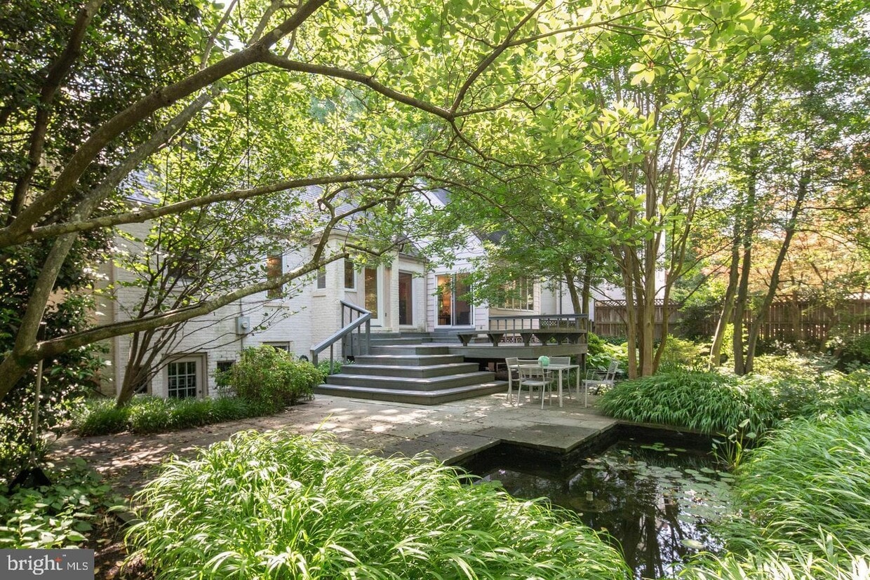 Foto principal - 5326 Sherier Pl NW