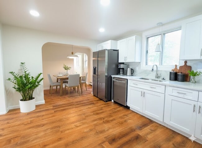 Foto del edificio - 58 Cutler Dr