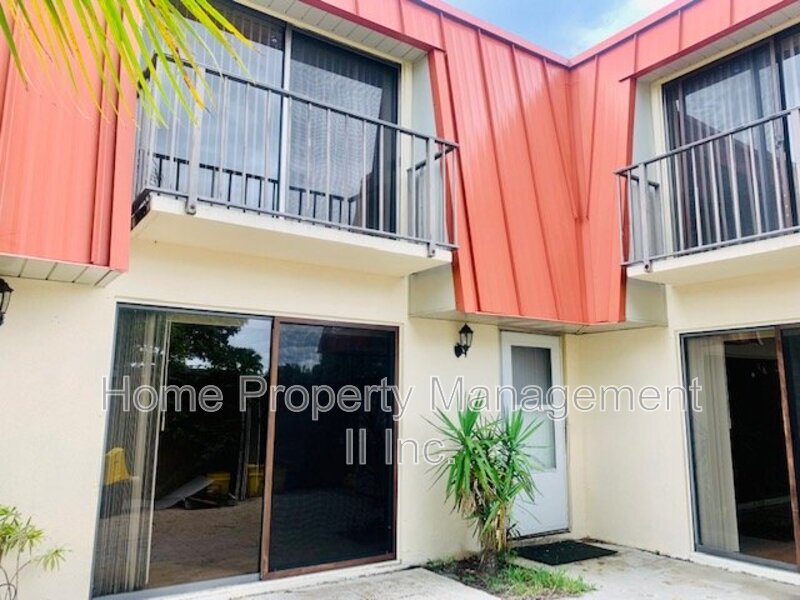 Foto principal - 3203 Gardens E Dr