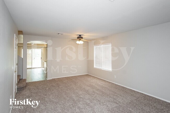 Building Photo - 985 Blue Lantern Dr