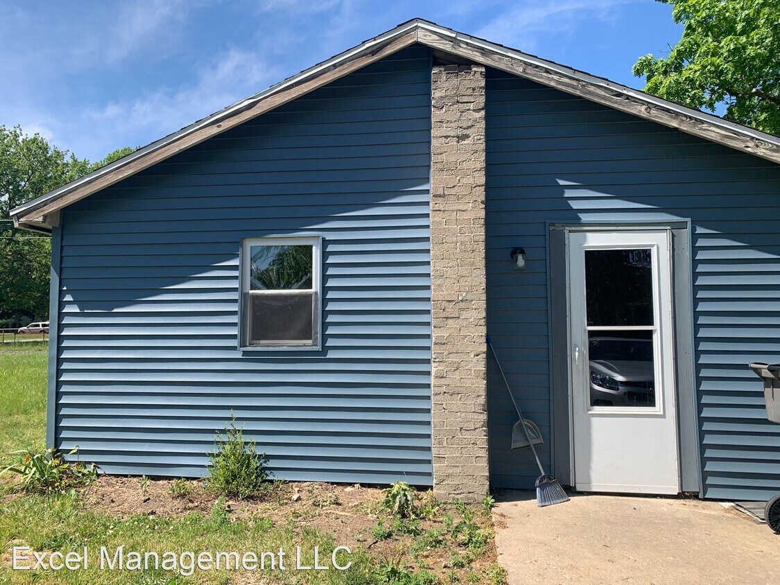 Building Photo - 2 br, 1 bath House - 1010 E Indiana Ave