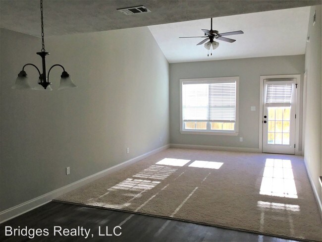 Building Photo - 3 br, 3 bath House - 626 Vista Drive