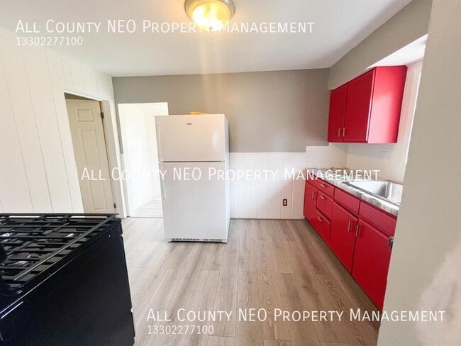 Building Photo - 1217 Dietz Ave
