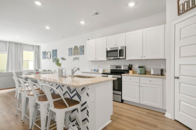 Building Photo - 508 Sea Sparrow St