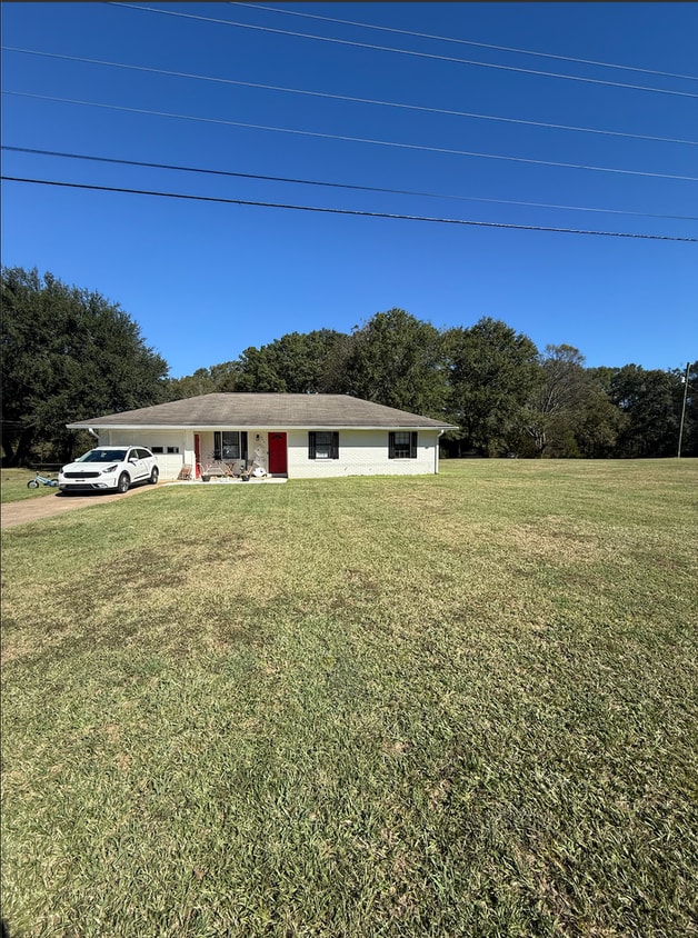 Beautiful 4 Bedroom Home with Bonus Room – $1650.00/Month - Beautiful 4 Bedroom Home with Bonus Room – $2,000/Month