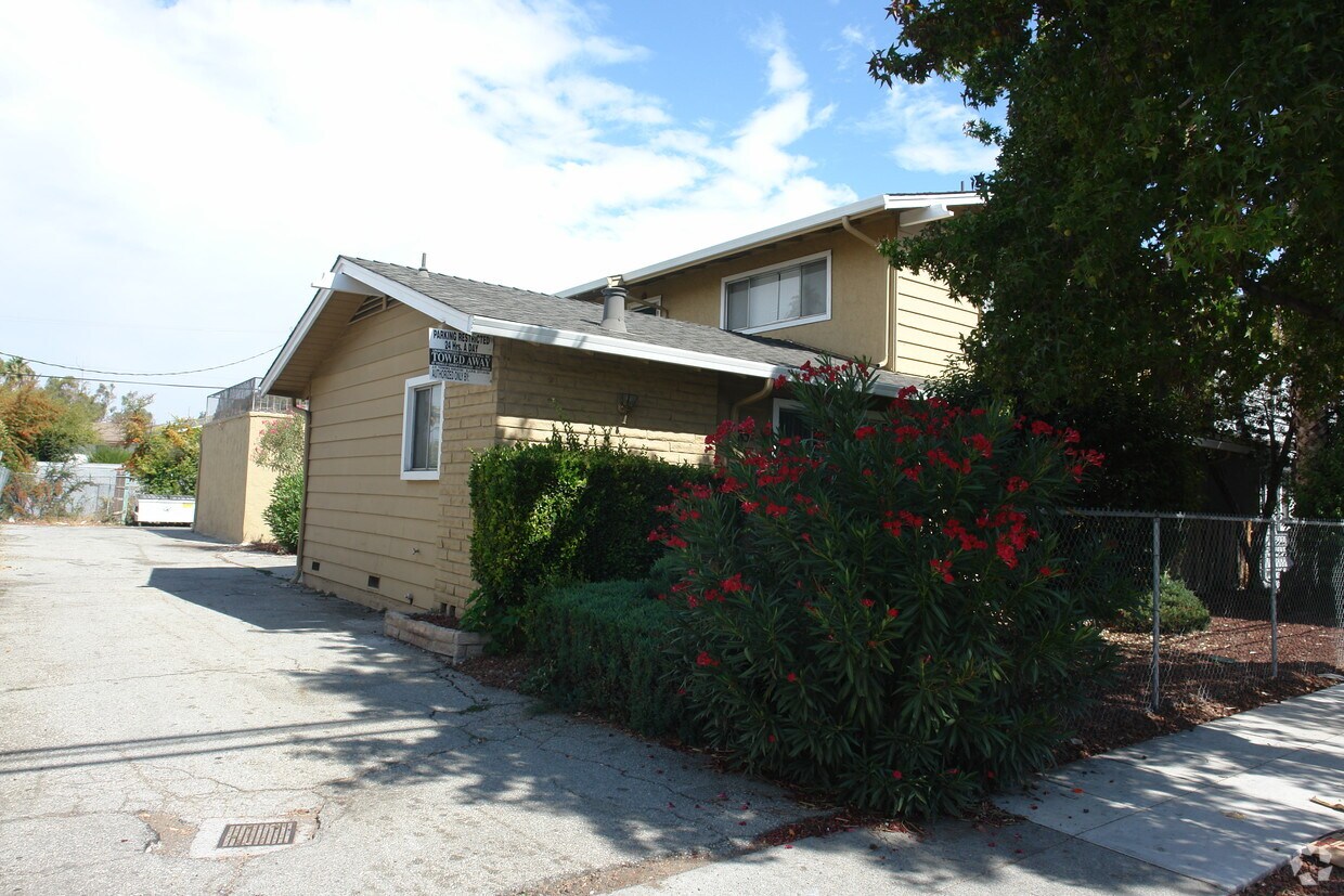 Primary Photo - 857 Hillsdale Ave