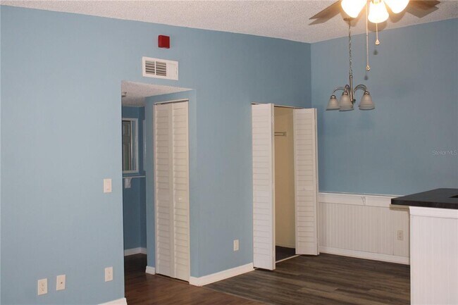 Foto del edificio - 3295 Fox Chase Cir