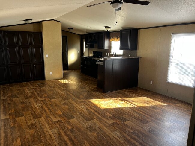 Foto del edificio - 513 N Avenue F