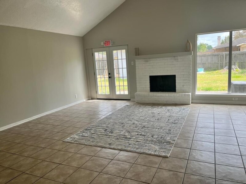 Foto principal - 4865 Folsom Dr