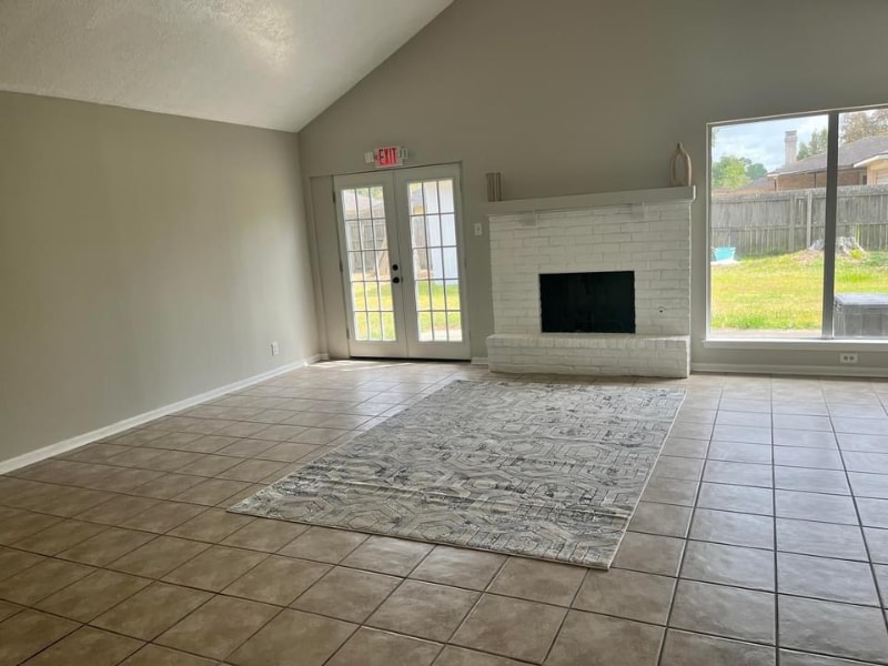 Primary Photo - 4865 Folsom Dr