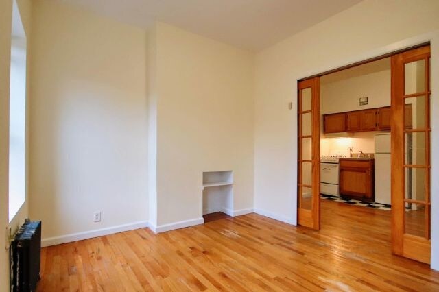 Primary Photo - 512 E 5th St