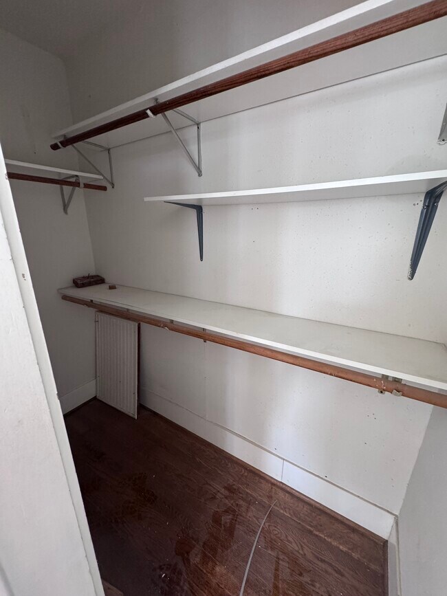 Foto del edificio - 1220 Waugh Dr