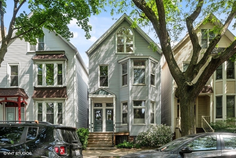 Primary Photo - 1128 W Oakdale Ave