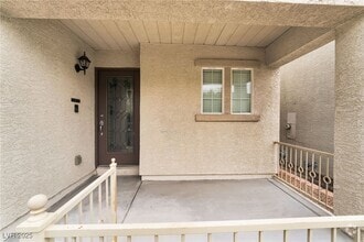 Building Photo - 9132 Gabardine Ave