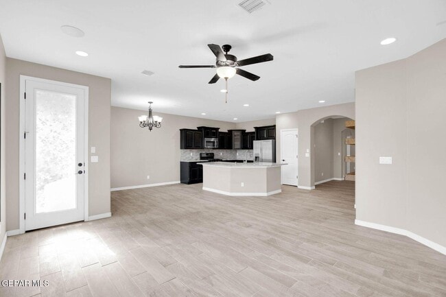 Building Photo - 871 Maple Park Ave