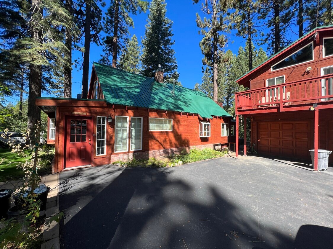 Foto principal - 2525 Hillcrest Ave