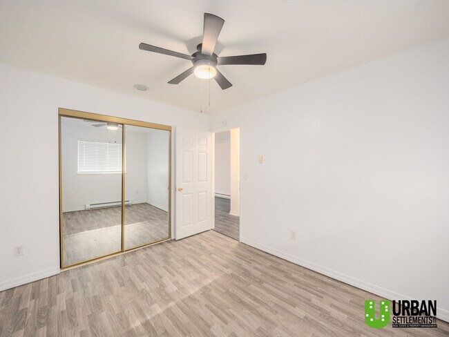 Foto del edificio - 222 N Hutchinson Rd