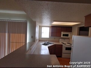 Foto del edificio - 6351 Cambridge Dr