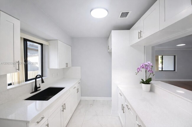 Building Photo - 1610 NW 31st Ave