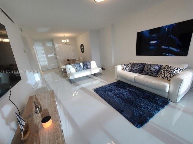 Foto del edificio - 2501 S Ocean Dr