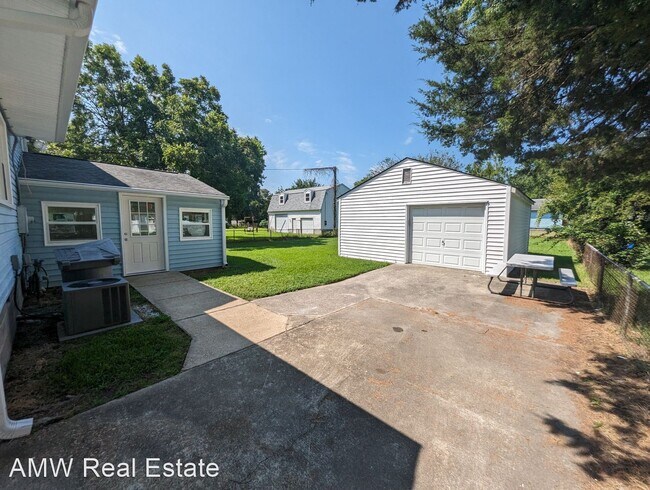 Building Photo - 4 br, 2 bath House - 15 Janet Drive