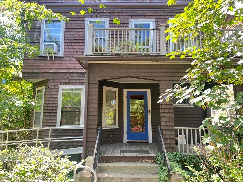 Foto principal - 71 Fayerweather St