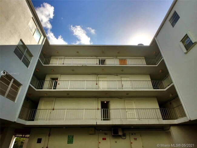 Building Photo - 201 Jefferson Ave