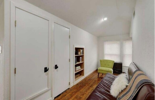 Foto del edificio - 1214 Hopkins St