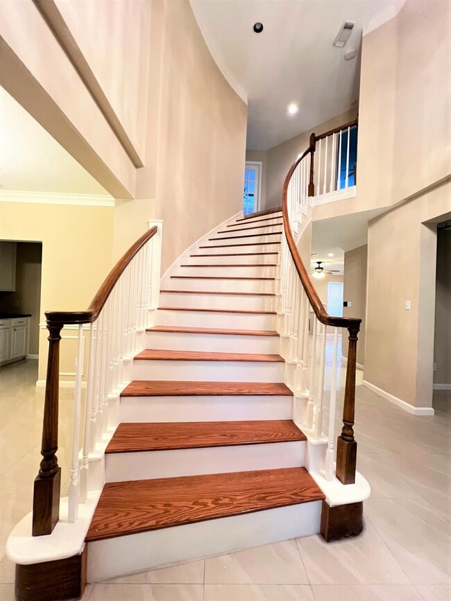 Building Photo - 1802 Hickory Hill Ct