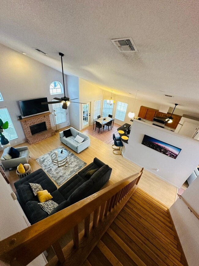 Foto del edificio - 12627 Earnest Ave