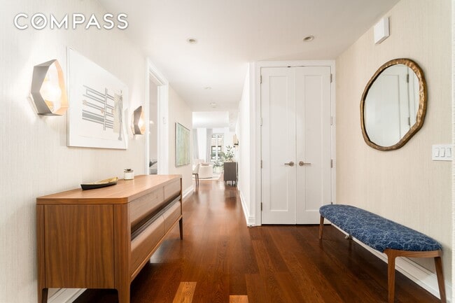 Building Photo - 230 W 78th St