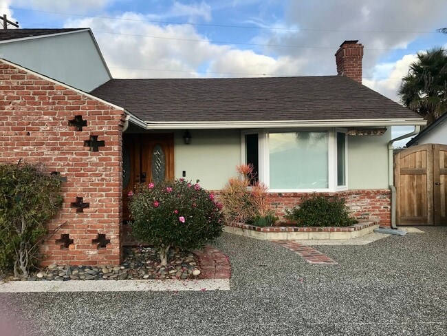 Building Photo - PRE-LEASE TODAY!! Stunning 3-bedroom, 2-ba...