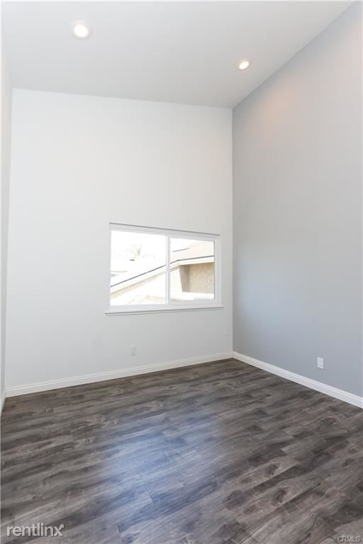 Building Photo - 3 br, 2 bath Condo - 3932 W 5th St Apt 202