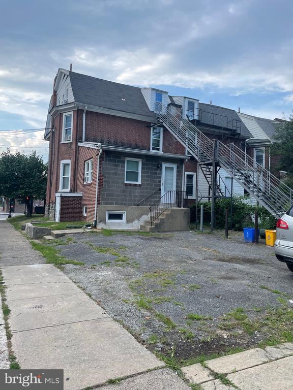 Foto principal - 530 MacDade Blvd