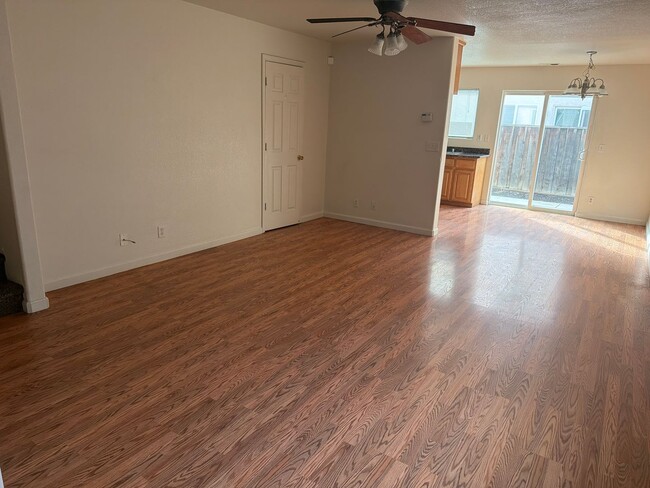 Foto del edificio - 243 F St