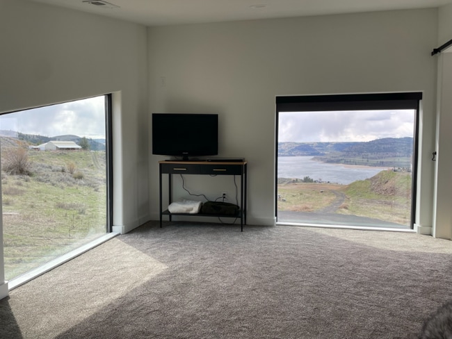 Foto del edificio - 40740 Clearview Dr N